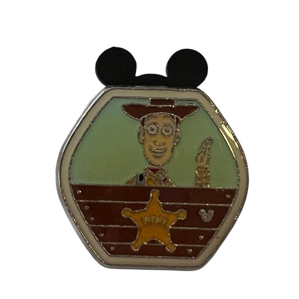 Disney Hidden Mickey 2012 Woody Sheriff Pin‎ Toy Story Disneyland Trading